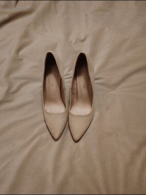 Dream Pairs Nude Pointed Toe Pumps